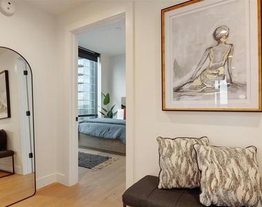 70 Rainey St - Photo Thumbnail 13