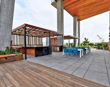 70 Rainey St - Photo Thumbnail 39