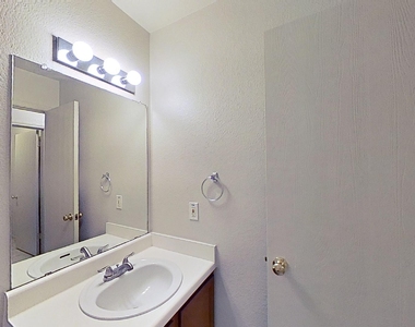 1200 Hughmont Dr - Photo Thumbnail 9