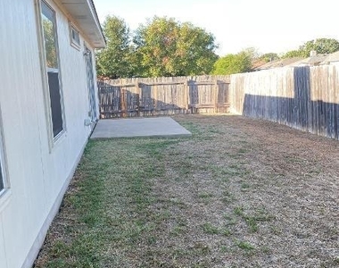 1200 Hughmont Dr - Photo Thumbnail 13