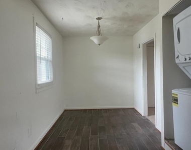 2772 Iverson Street - Photo Thumbnail 3