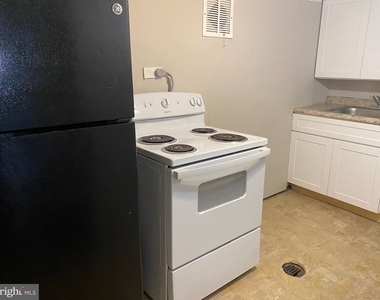 4711 Tecumseh Street - Photo Thumbnail 4