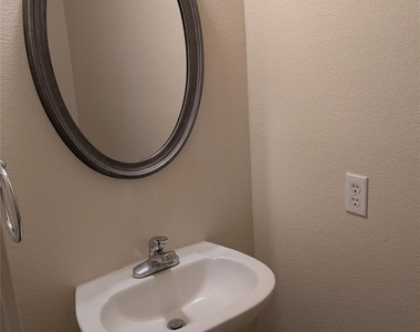 11400 W Parmer Ln - Photo Thumbnail 9