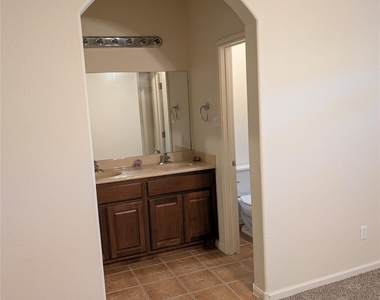 11400 W Parmer Ln - Photo Thumbnail 8