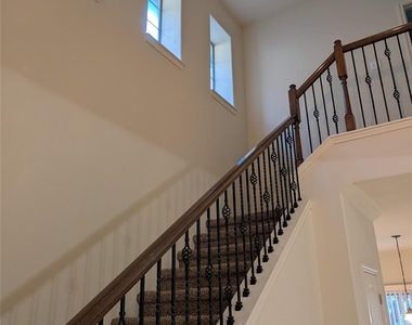 11400 W Parmer Ln - Photo Thumbnail 3