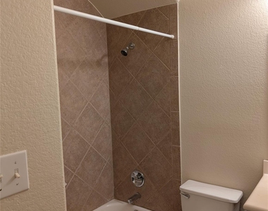 11400 W Parmer Ln - Photo Thumbnail 4