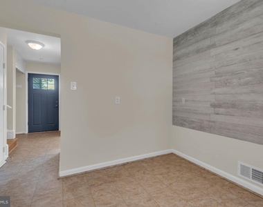 6004 Mustang Place - Photo Thumbnail 9