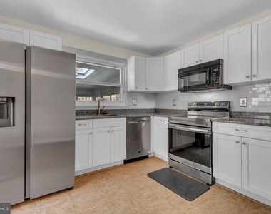 6004 Mustang Place - Photo Thumbnail 6
