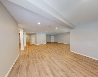 2604 Brooke Grove Road - Photo Thumbnail 25