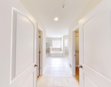 2604 Brooke Grove Road - Photo Thumbnail 14