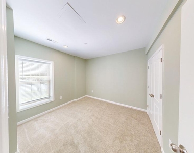 2604 Brooke Grove Road - Photo Thumbnail 11