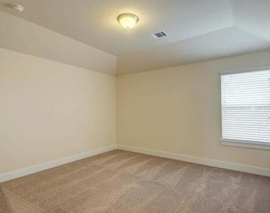 13701 Ronald W Reagan Blvd - Photo Thumbnail 22