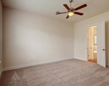 13701 Ronald W Reagan Blvd - Photo Thumbnail 25