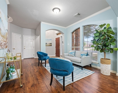 4435 Hunters Lodge Dr - Photo Thumbnail 6