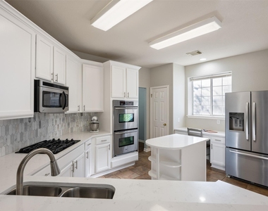 4435 Hunters Lodge Dr - Photo Thumbnail 18