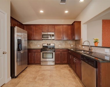 209 Moulins Ln - Photo Thumbnail 10
