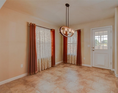 209 Moulins Ln - Photo Thumbnail 12