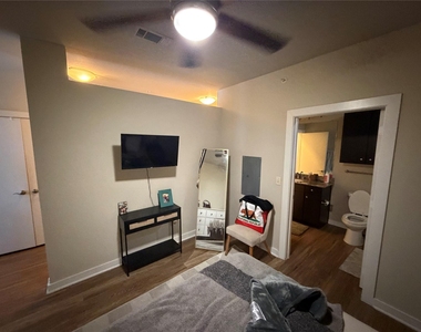 1900 Barton Springs Rd - Photo Thumbnail 6