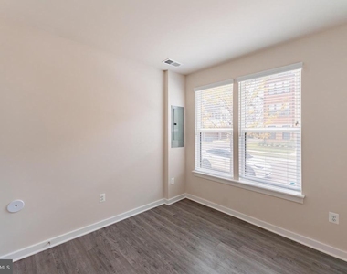 2503 Emerald Branch Drive - Photo Thumbnail 4