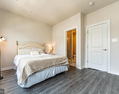 2503 Emerald Branch Drive - Photo Thumbnail 24