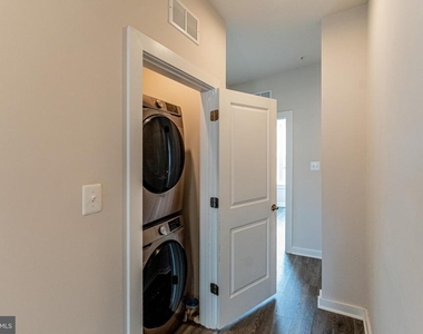 2503 Emerald Branch Drive - Photo Thumbnail 22