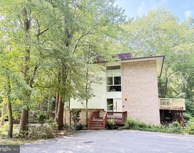 10612 Crossing Creek Road - Photo Thumbnail 12