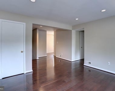 8906 Battery Place - Photo Thumbnail 9