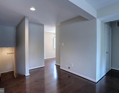 8906 Battery Place - Photo Thumbnail 18