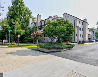 8906 Battery Place - Photo Thumbnail 22