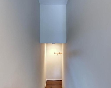 8906 Battery Place - Photo Thumbnail 19