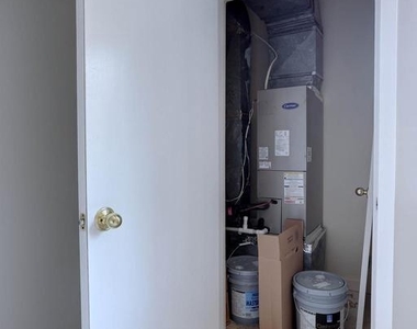 8906 Battery Place - Photo Thumbnail 5