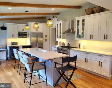 15 Indian Spring Drive - Photo Thumbnail 10