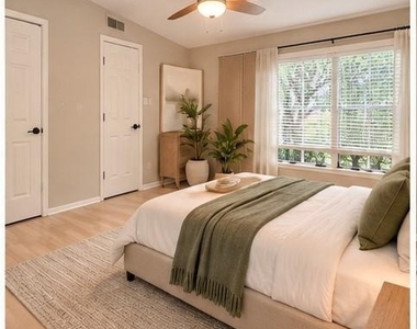 5332 Balcones Dr - Photo Thumbnail 10
