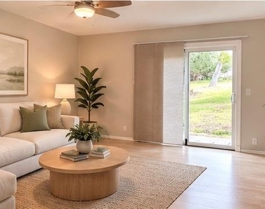 5332 Balcones Dr - Photo Thumbnail 6