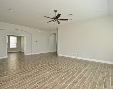 3724 Lunet Ring Way - Photo Thumbnail 10