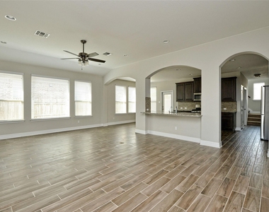 3724 Lunet Ring Way - Photo Thumbnail 9