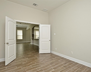 3724 Lunet Ring Way - Photo Thumbnail 4