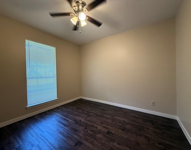 5906 Mountainclimb Dr - Photo Thumbnail 17