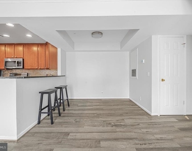 5820 Inman Park Circle - Photo Thumbnail 4