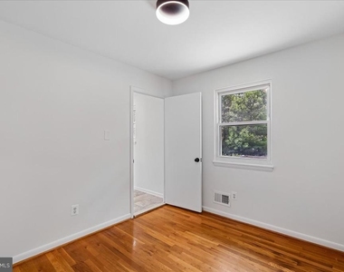 727 Grandin Avenue - Photo Thumbnail 12