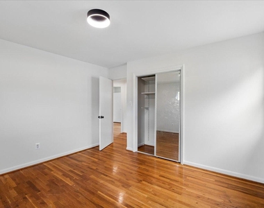 727 Grandin Avenue - Photo Thumbnail 18
