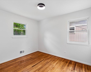 727 Grandin Avenue - Photo Thumbnail 16