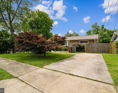 727 Grandin Avenue - Photo Thumbnail 1