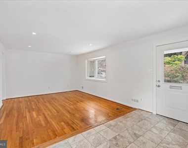 727 Grandin Avenue - Photo Thumbnail 9