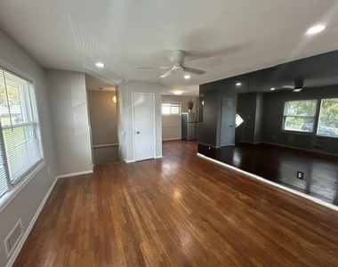 328 W Edmonston Drive - Photo Thumbnail 2