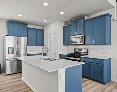 131 Macarthur Dr. - Photo Thumbnail 8