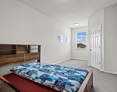 131 Macarthur Dr. - Photo Thumbnail 21