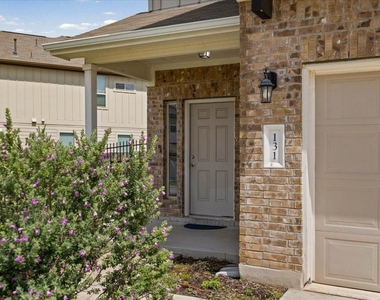 131 Macarthur Dr. - Photo Thumbnail 2