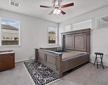 131 Macarthur Dr. - Photo Thumbnail 14