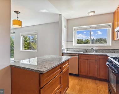10631 Montrose Avenue - Photo Thumbnail 15